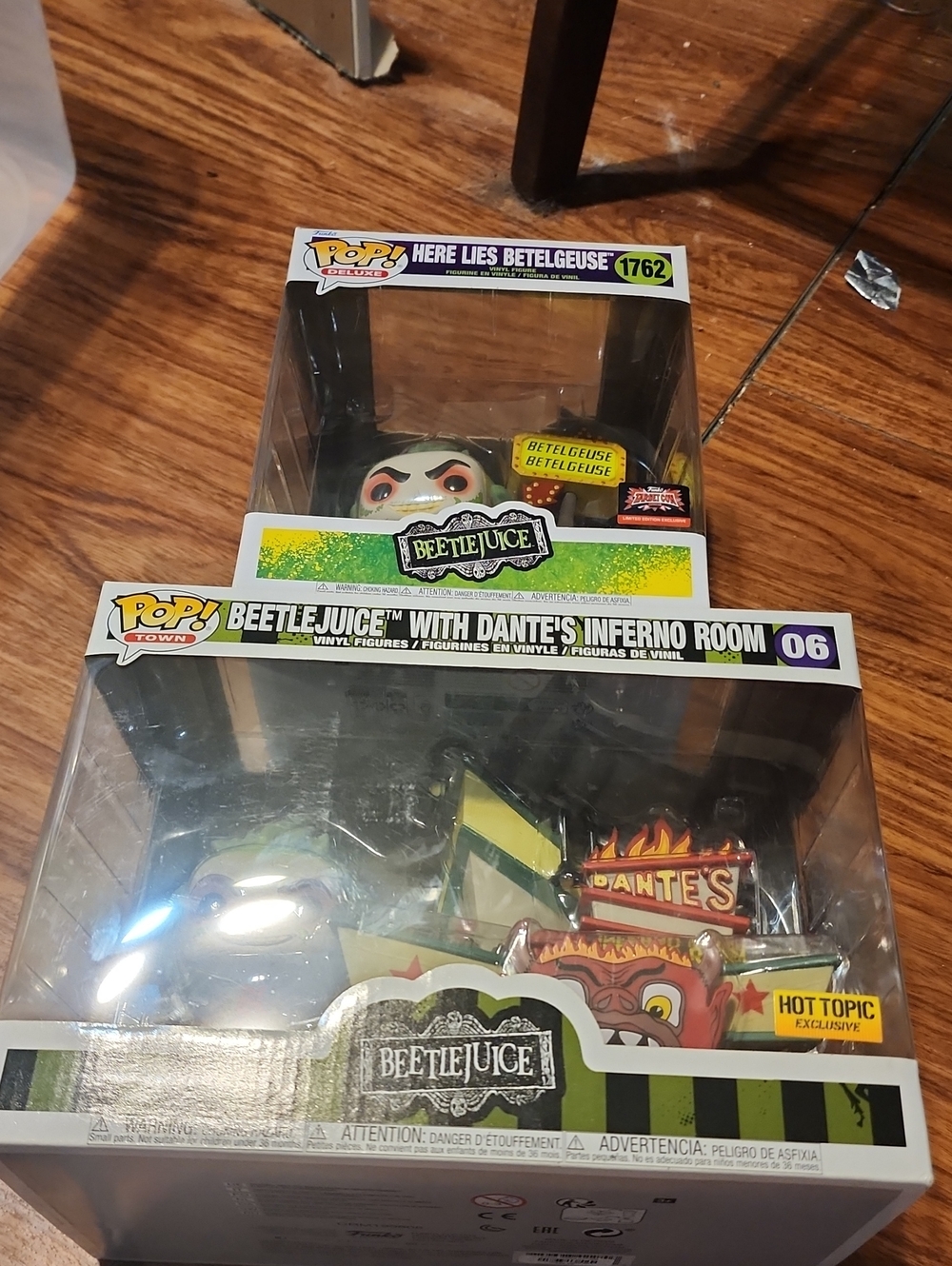 Funko Pop! Beetlejuice in Green Outfit with Dante’s Inferno Room